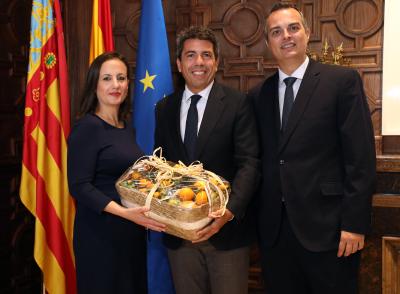 Carlos Mazón se reúne con la alcaldesa de Carcaixent